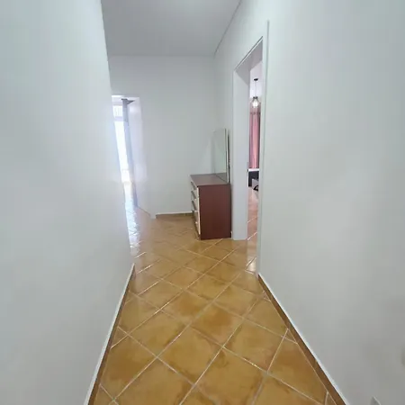 Spacious Sea View Apartament Saranda