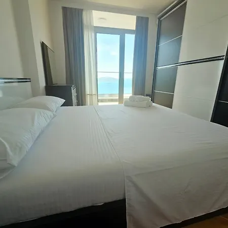 Lägenhet Spacious Sea View Sarandë