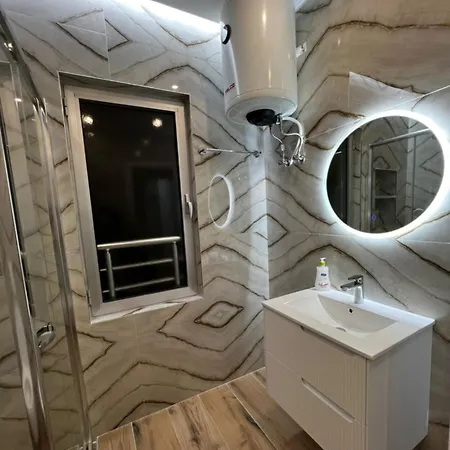 Spacious Sea View Apartament Saranda